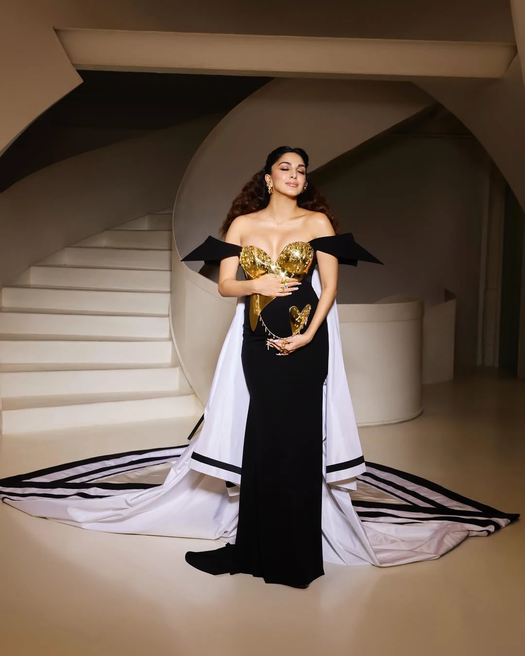 Kiara Advani Baby Bump Photos