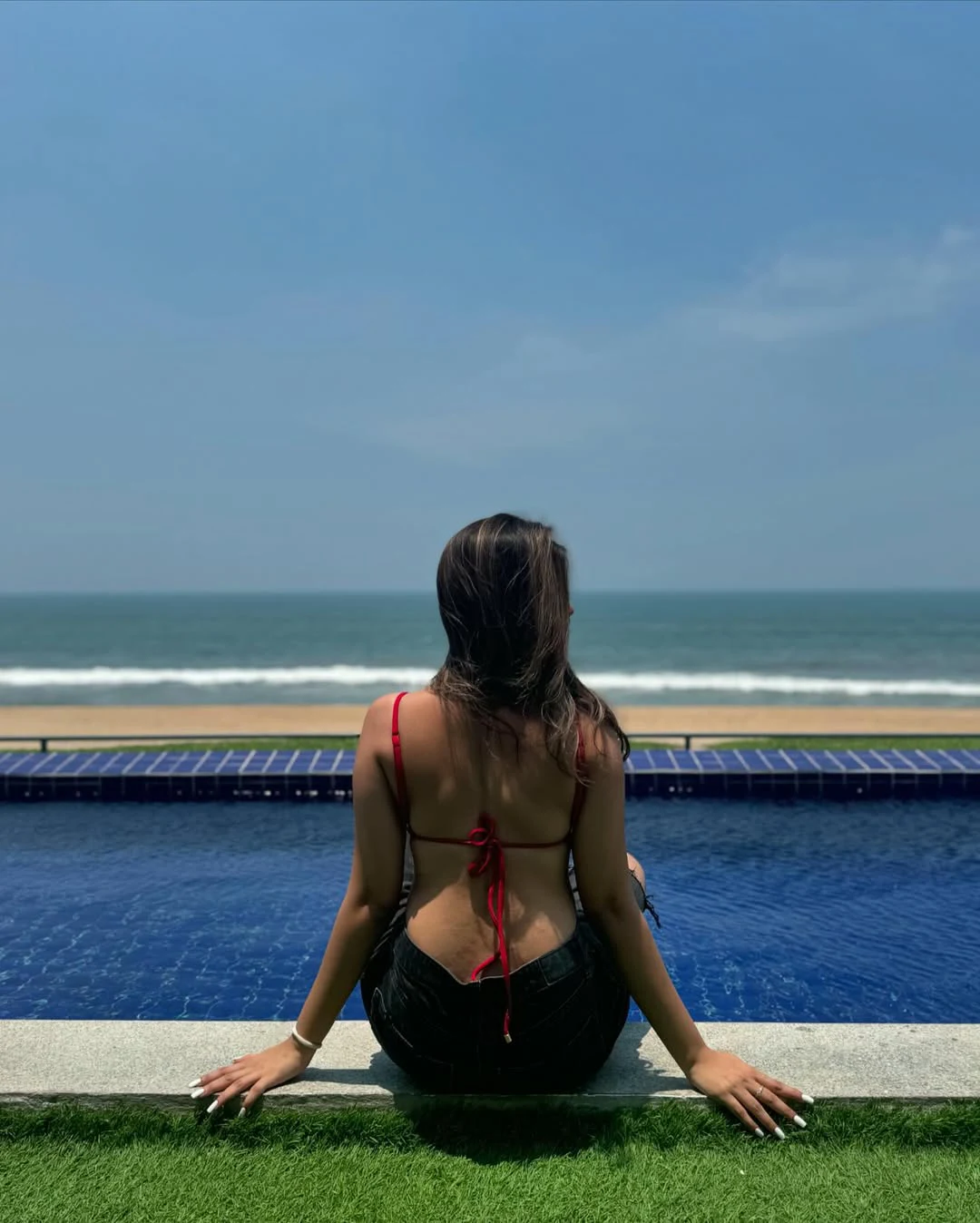 Kushitha Kallapu Enjoying in Beach