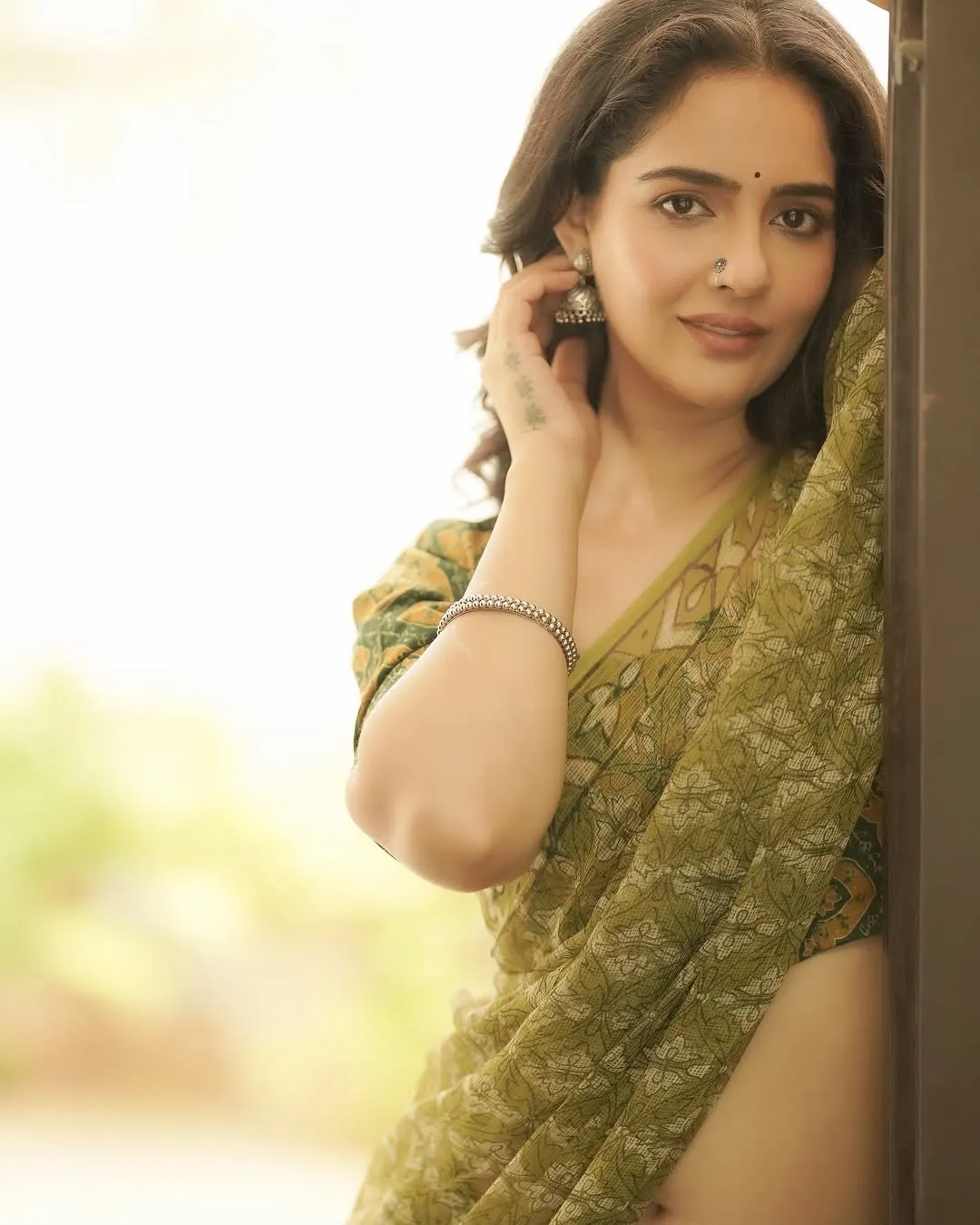 Malvi Malhotra Stunning Looks in Saree