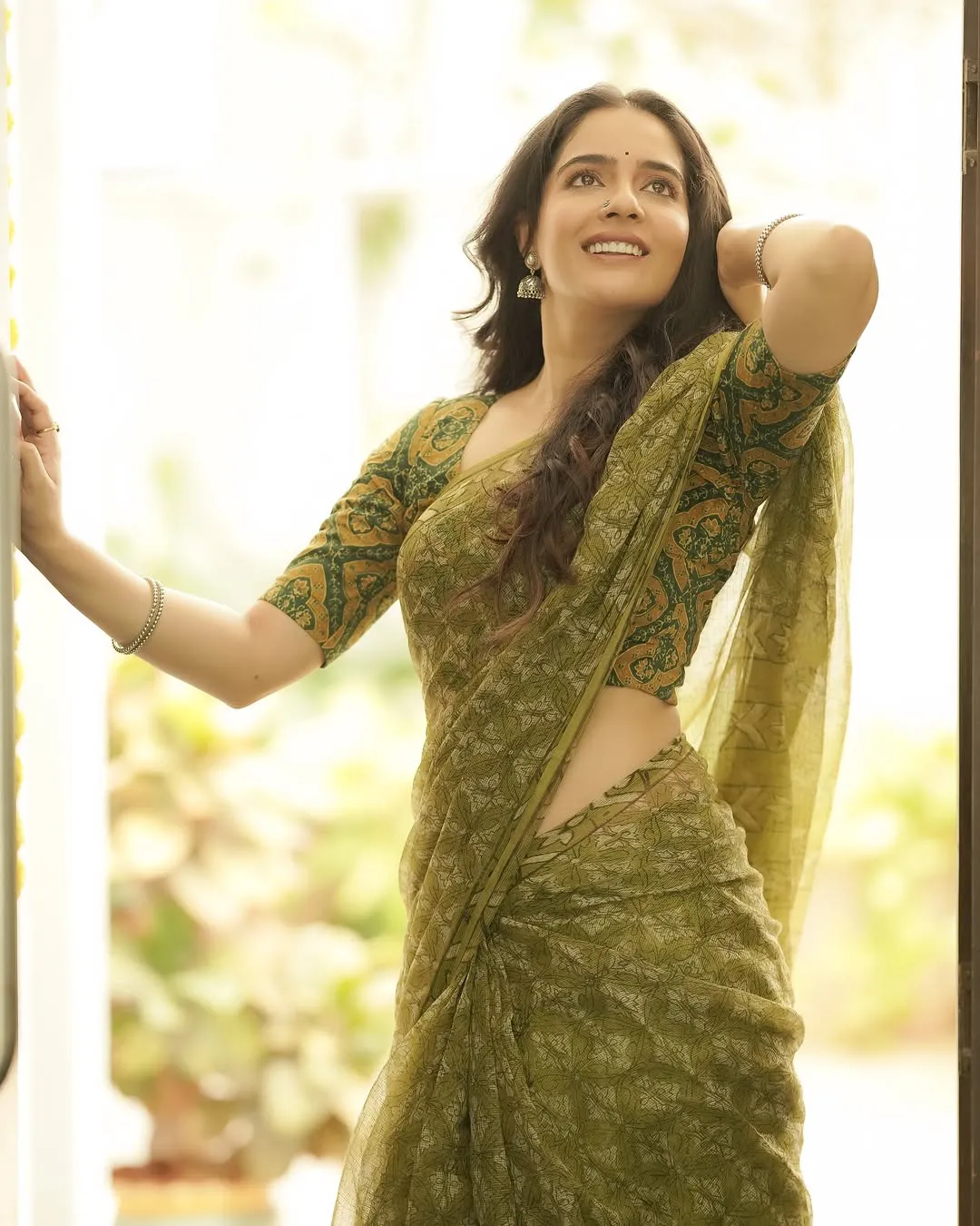 Malvi Malhotra Stunning Looks in Saree