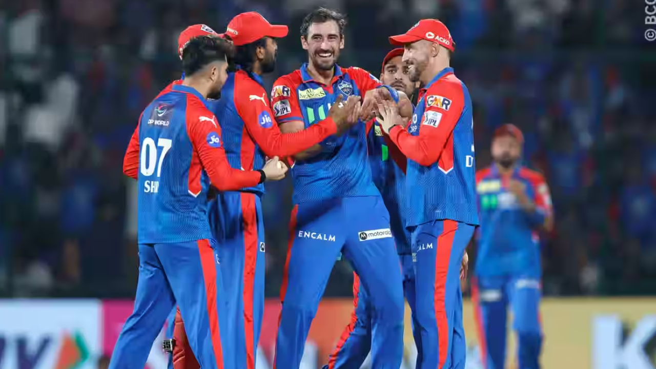 Delhi Capitals : ఐపీఎల్ పునఃప్రారంభానికి ముందు ఢిల్లీ క్యాపిటల్స్కు భారీ షాక్.. హ్యాండ్ ఇచ్చిన స్టార్ ఆటగాడు.. Delhi Capitals : ఐపీఎల్ పునఃప్రారంభానికి ముందు ఢిల్లీ క్యాపిటల్స్కు భారీ షాక్.. హ్యాండ్ ఇచ్చిన స్టార్ ఆటగాడు..