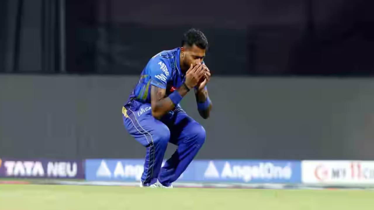 Mumbai Indians playoff scenario : ఓరి నాయనో.. ఒక్క ఓటమితో మారిన ముంబై ఇండియన్స్ ప్లేఆఫ్స్ సమీకరణం.. హార్దిక్ ఇప్పుడేం చేస్తాడో..? Mumbai Indians playoff scenario : ఓరి నాయనో.. ఒక్క ఓటమితో మారిన ముంబై ఇండియన్స్ ప్లేఆఫ్స్ సమీకరణం.. హార్దిక్ ఇప్పుడేం చేస్తాడో..?