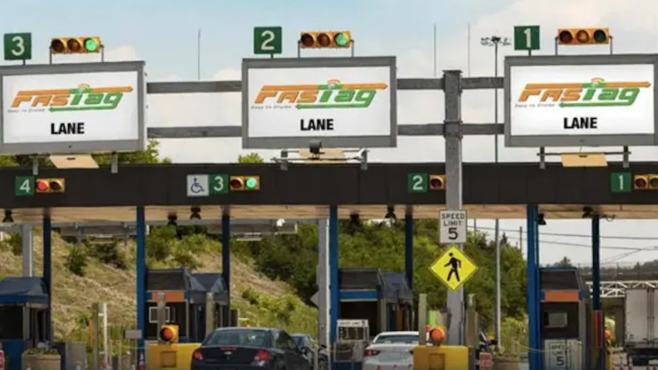 New Toll Policy : వాహనదారులకు గుడ్ న్యూస్.. అతి త్వరలో ఫాస్ట్ ట్యాగ్ వార్షిక టోల్ పాస్.. ఒకసారి చెల్లిస్తే.. అన్లిమిటెడ్ ఫ్రీ జర్నీ..! New Toll Policy : వాహనదారులకు గుడ్ న్యూస్.. అతి త్వరలో ఫాస్ట్ ట్యాగ్ వార్షిక టోల్ పాస్.. ఒకసారి చెల్లిస్తే.. అన్లిమిటెడ్ ఫ్రీ జర్నీ..!