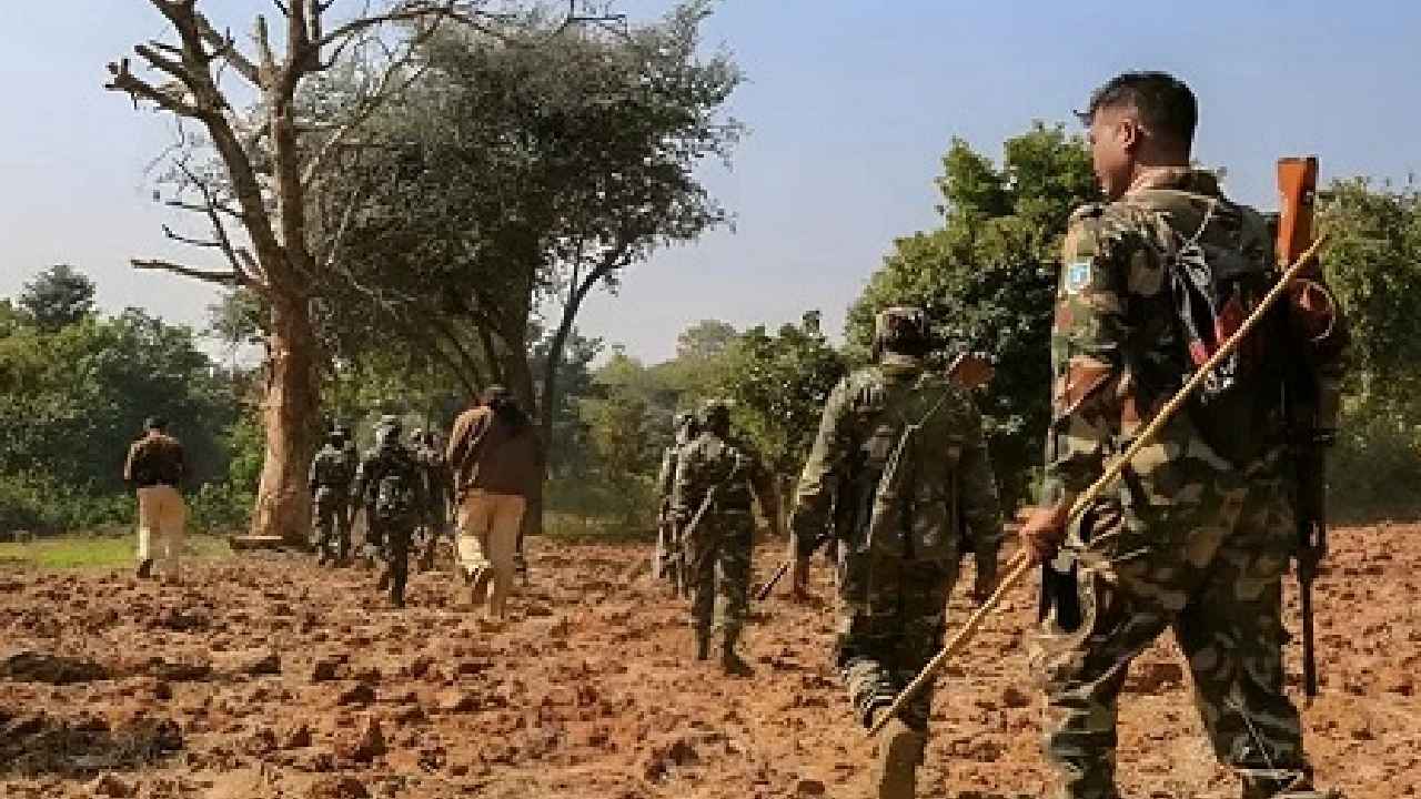 Operation Karregutta: 20వేల మందికిపైగా సాయుధ బలగాలు.. కర్రెగుట్టలను స్వాధీనం చేసుకున్న జవాన్లు, బేస్ క్యాంప్ కోసం ఏర్పాట్లు.. Operation Karregutta: 20వేల మందికిపైగా సాయుధ బలగాలు.. కర్రెగుట్టలను స్వాధీనం చేసుకున్న జవాన్లు, బేస్ క్యాంప్ కోసం ఏర్పాట్లు..