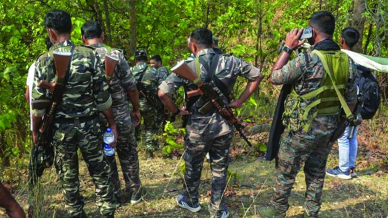 Operation Karreguttalu: కర్రెగుట్టల్లో భద్రతా బలగాలు కూంబింగ్ వేళ.. మావోయిస్టు పార్టీ సంచలన నిర్ణయం Operation Karreguttalu: కర్రెగుట్టల్లో భద్రతా బలగాలు కూంబింగ్ వేళ.. మావోయిస్టు పార్టీ సంచలన నిర్ణయం