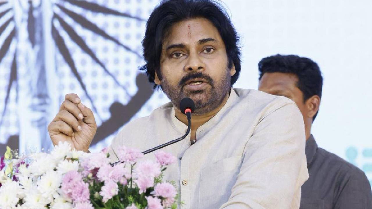 Pawan Kalyan: వన్ నేషన్ వన్ ఎలక్షన్ దేశానికి ఎంతో అవసరం, 2019 ఎన్నికల్లో ఈవీఎంలతోనే వైసీపీ గెలిచింది- పవన్ కల్యాణ్ Pawan Kalyan: వన్ నేషన్ వన్ ఎలక్షన్ దేశానికి ఎంతో అవసరం, 2019 ఎన్నికల్లో ఈవీఎంలతోనే వైసీపీ గెలిచింది- పవన్ కల్యాణ్