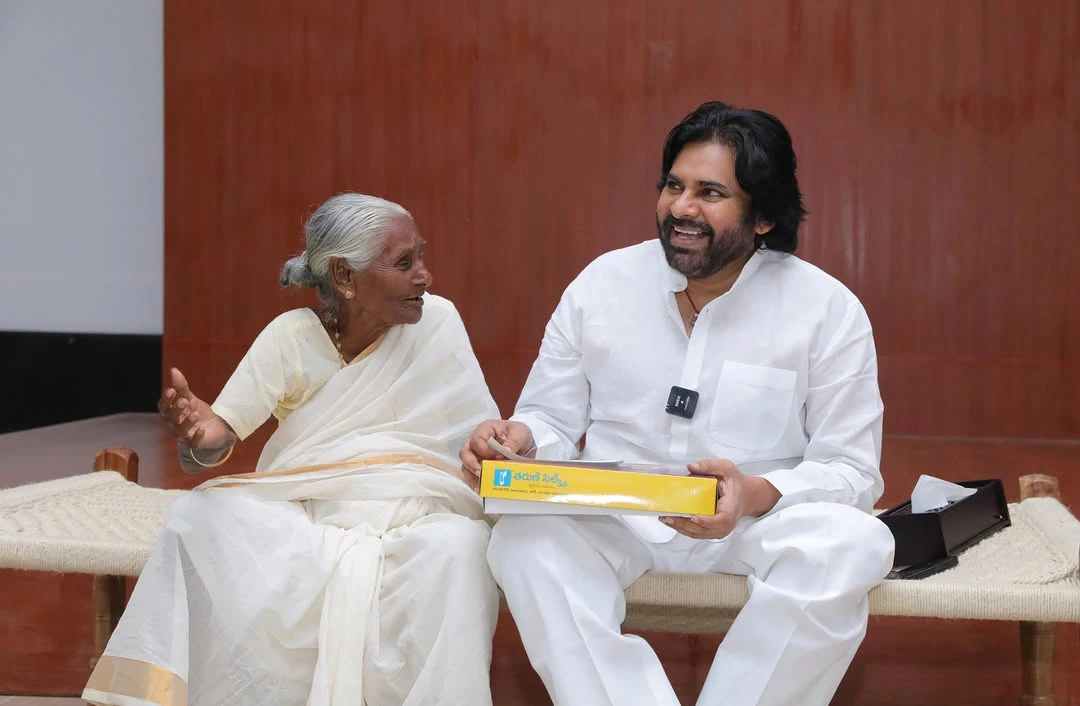 Pawan Kalyan Serve Food to Lady Fan 96 Year Old Women