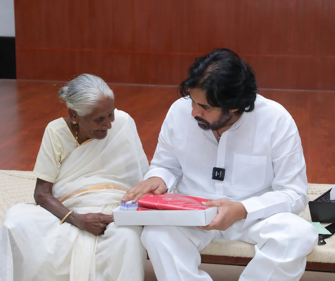 Pawan Kalyan Serve Food to Lady Fan 96 Year Old Women