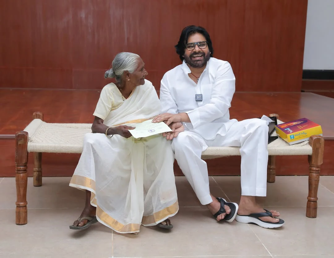 Pawan Kalyan Serve Food to Lady Fan 96 Year Old Women
