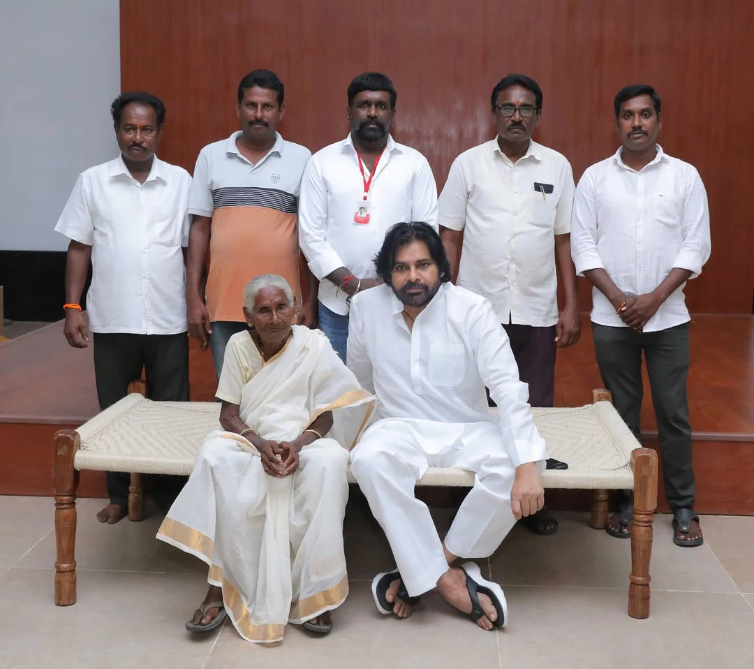 Pawan Kalyan Serve Food to Lady Fan 96 Year Old Women