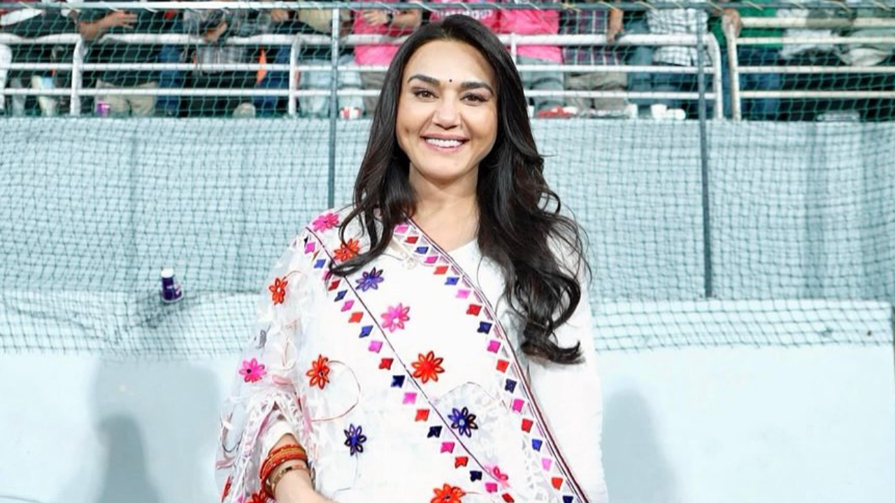 Preity Zinta : పంజాబ్ కింగ్స్ యాజమాన్యంలో విభేదాలు.. కోర్టుకెక్కిన ప్రీతి జింటా.. Preity Zinta : పంజాబ్ కింగ్స్ యాజమాన్యంలో విభేదాలు.. కోర్టుకెక్కిన ప్రీతి జింటా..