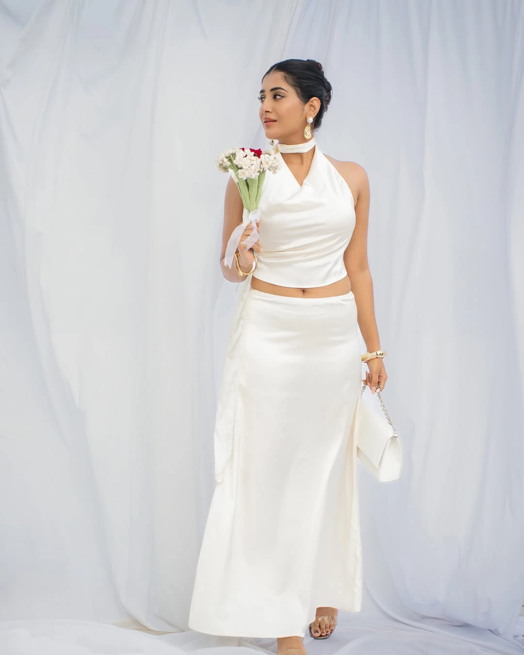 Raashi Singh Ravishing Looks in White Dress