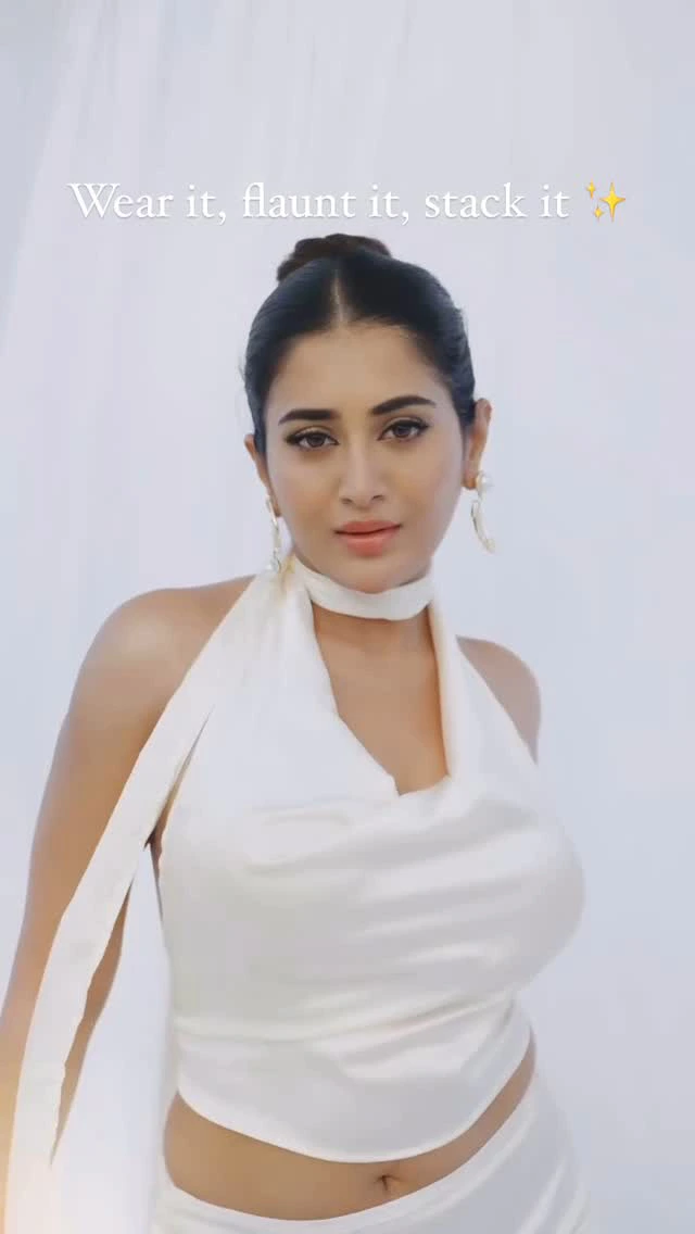 Raashi Singh Ravishing Looks in White Dress