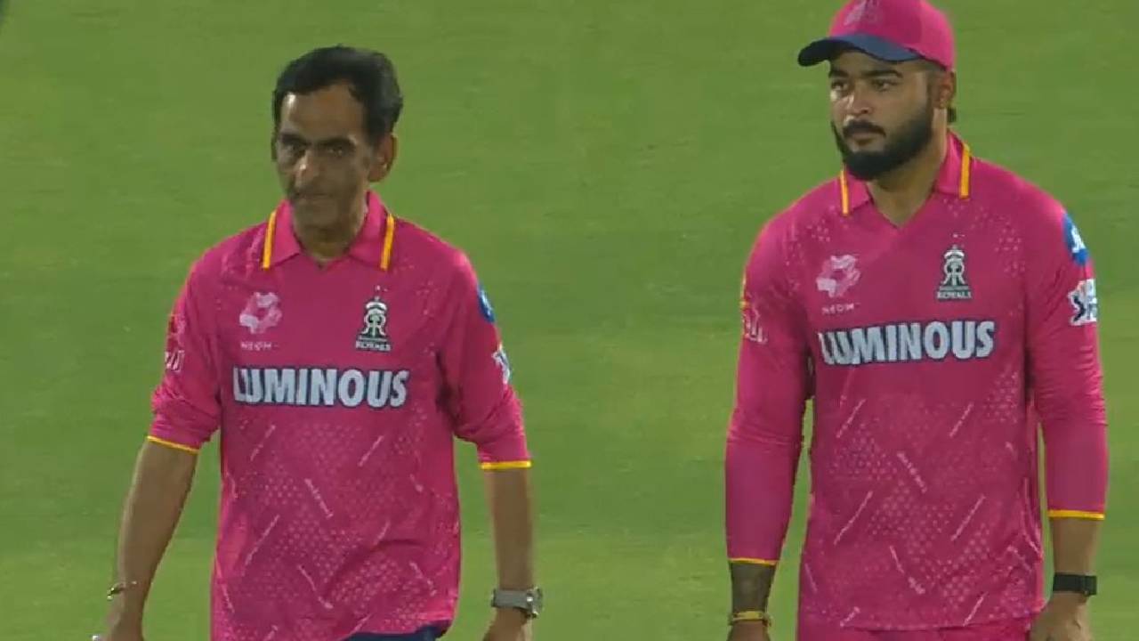 IPL 2025: రాజస్థాన్ రాయల్స్ ప్లేయర్లు పూర్తి గులాబి రంగు జెర్సీతో మైదానంలోకి.. కారణం ఏంటో తెలుసా..? IPL 2025: రాజస్థాన్ రాయల్స్ ప్లేయర్లు పూర్తి గులాబి రంగు జెర్సీతో మైదానంలోకి.. కారణం ఏంటో తెలుసా..?