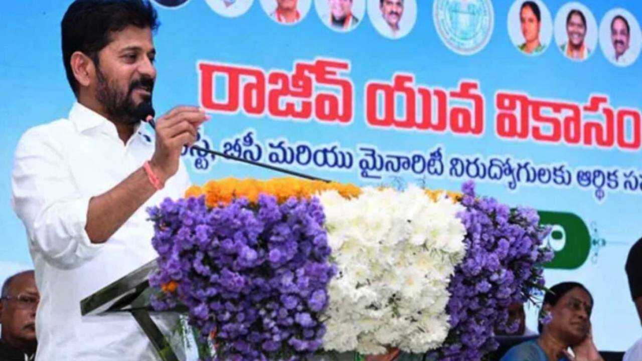 రాజీవ్ యువ వికాసం లబ్ధిదారులకు గుడ్న్యూస్.. శాంక్షన్ లెటర్స్ ఇచ్చేది ఆరోజే.. రూ.6,250 కోట్లు సబ్సిడీ.. క్లారిటీ ఇచ్చిన ప్రభుత్వం.. రాజీవ్ యువ వికాసం లబ్ధిదారులకు గుడ్న్యూస్.. శాంక్షన్ లెటర్స్ ఇచ్చేది ఆరోజే.. రూ.6,250 కోట్లు సబ్సిడీ.. క్లారిటీ ఇచ్చిన ప్రభుత్వం..