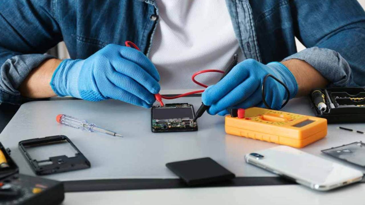 Repairability index : ఏసీలు, ఫ్యాన్లే కాదు.. స్మార్ట్ఫోన్లకు రిపేరబిలిటీ ఇండెక్స్.. రేటింగ్ విధానం ఎంతవరకు సాధ్యమంటే? ఫుల్ డిటెయిల్స్..! Repairability index : ఏసీలు, ఫ్యాన్లే కాదు.. స్మార్ట్ఫోన్లకు రిపేరబిలిటీ ఇండెక్స్.. రేటింగ్ విధానం ఎంతవరకు సాధ్యమంటే? ఫుల్ డిటెయిల్స్..!