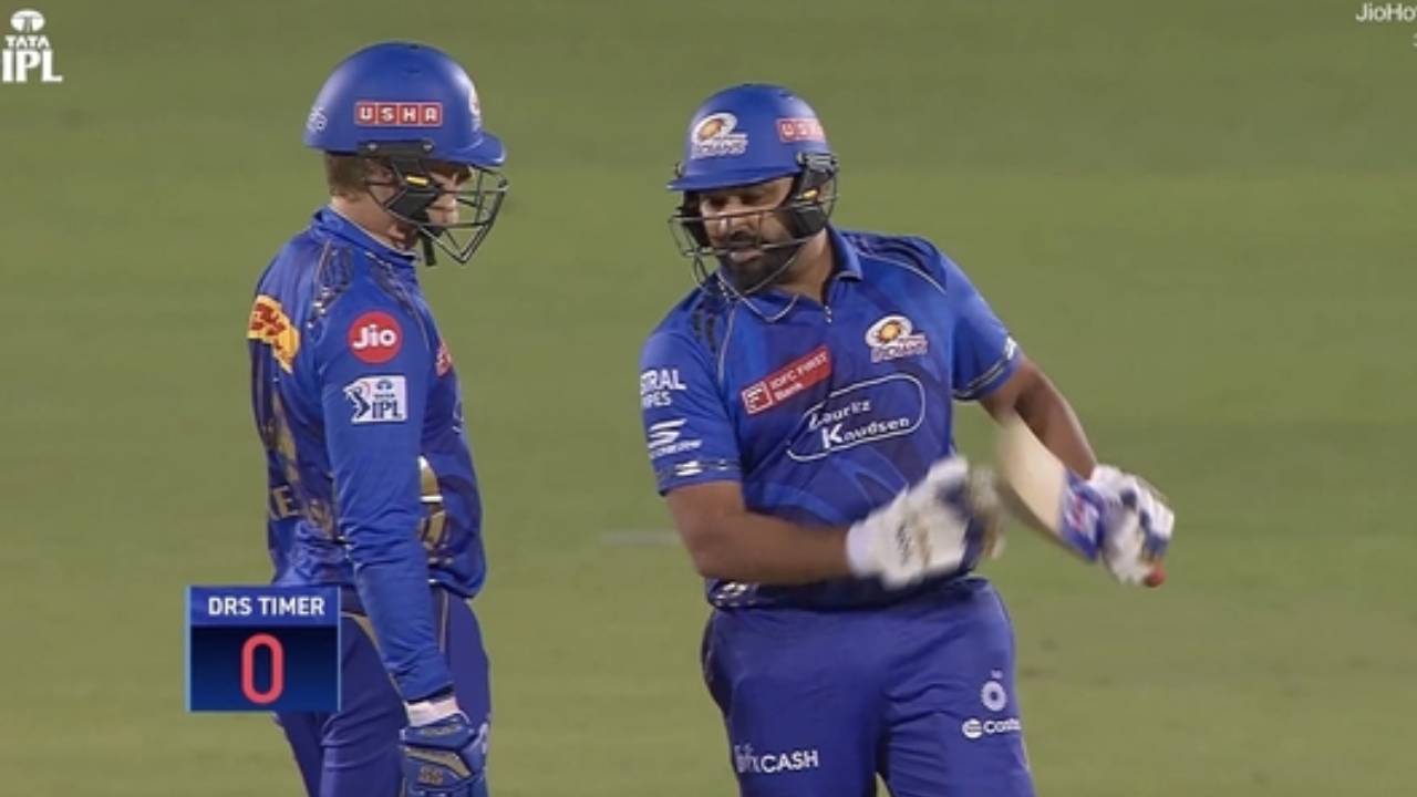 RR vs MI : ఏందిరా అయ్యా.. అంపైర్లు చూడలేదా? లేదా చూసినా వదిలేశారా? రోహిత్ శర్మ డీఆర్ఎస్ కాంట్రవర్సీ.. వీడియో వైరల్ RR vs MI : ఏందిరా అయ్యా.. అంపైర్లు చూడలేదా? లేదా చూసినా వదిలేశారా? రోహిత్ శర్మ డీఆర్ఎస్ కాంట్రవర్సీ.. వీడియో వైరల్