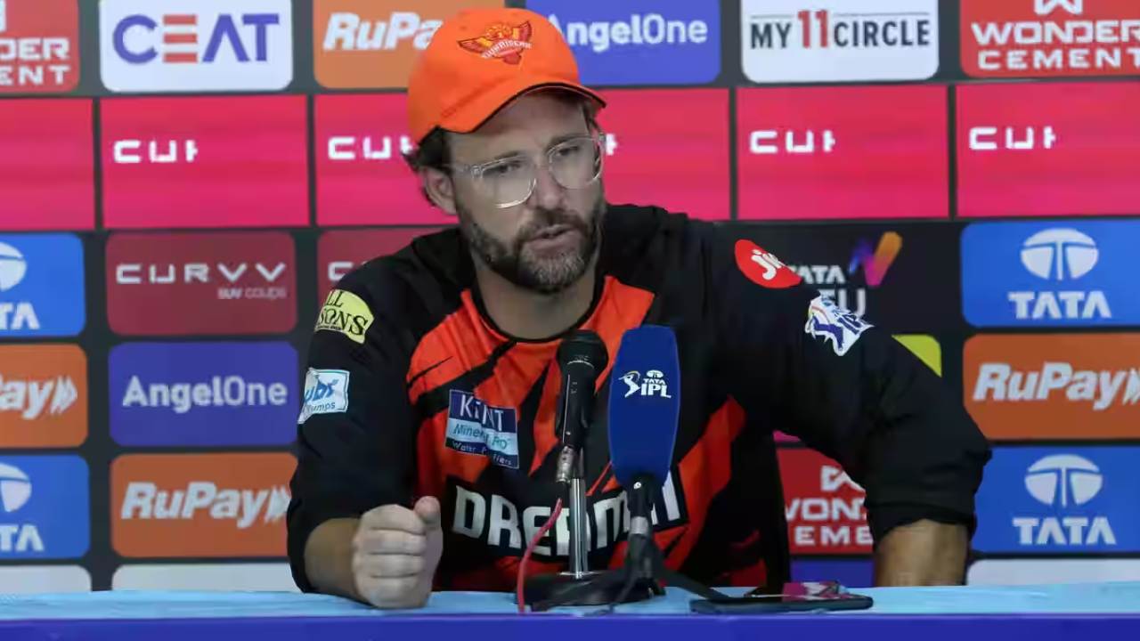 SRH : ప్లేఆఫ్స్ నుంచి సన్రైజర్స్ ఔట్.. తప్పు ఎక్కడ జరిగిందంటే.. కోచ్ డానియర్ వెటోరి కామెంట్స్ వైరల్.. SRH : ప్లేఆఫ్స్ నుంచి సన్రైజర్స్ ఔట్.. తప్పు ఎక్కడ జరిగిందంటే.. కోచ్ డానియర్ వెటోరి కామెంట్స్ వైరల్..