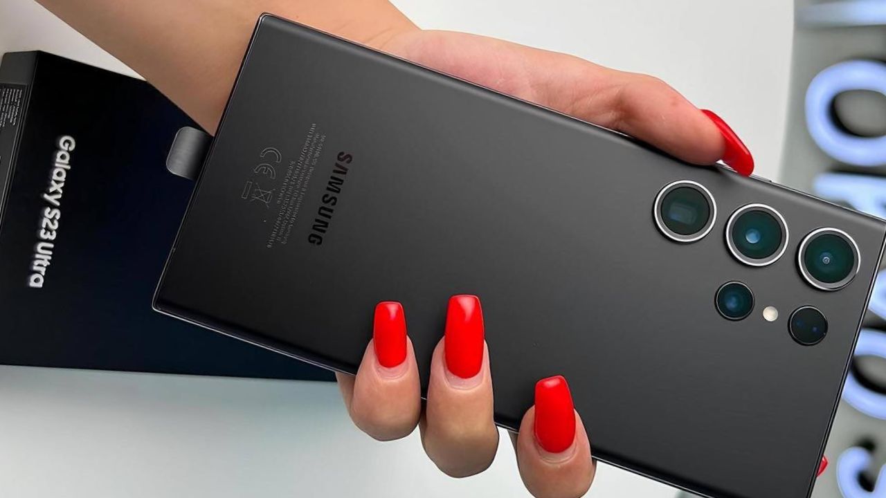 Samsung Galaxy S23 Ultra: ఈ స్మార్ట్ఫోన్ కొనాలనుకుంటున్న మీ కలను ఇప్పుడు నెరవేర్చుకోండి.. భారీ ఆఫర్ ఉంది మరీ.. Samsung Galaxy S23 Ultra: ఈ స్మార్ట్ఫోన్ కొనాలనుకుంటున్న మీ కలను ఇప్పుడు నెరవేర్చుకోండి.. భారీ ఆఫర్ ఉంది మరీ..