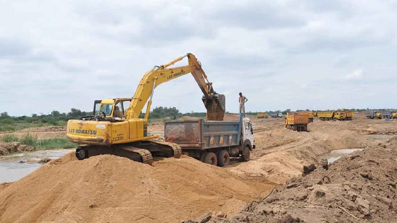 SIT On Sand Allegations: వైసీపీ హయాంలో ఇసుక అక్రమాల ఆరోపణలపై సిట్.. SIT On Sand Allegations: వైసీపీ హయాంలో ఇసుక అక్రమాల ఆరోపణలపై సిట్..