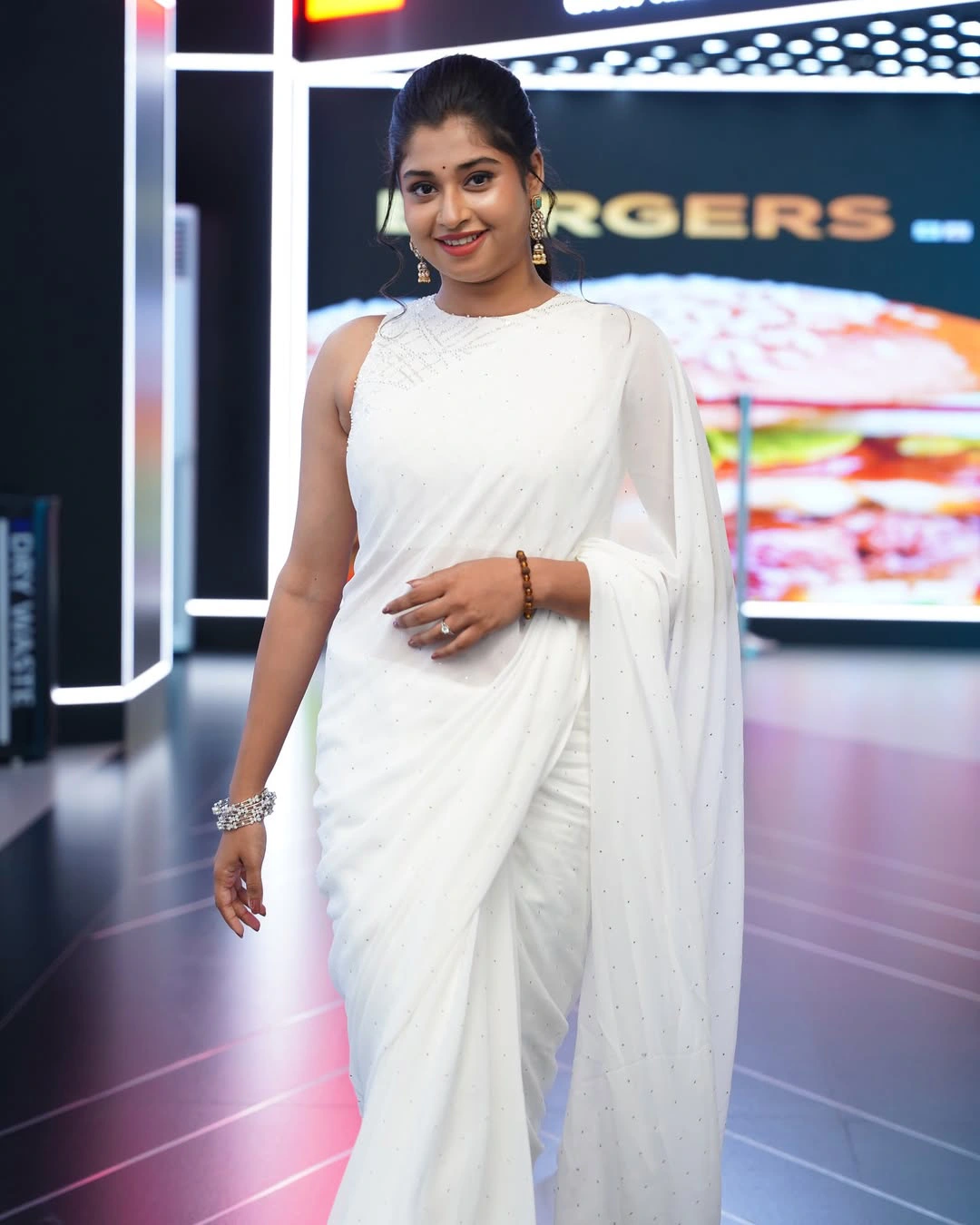 Choreographer Shrasti Verma Shines in White Saree