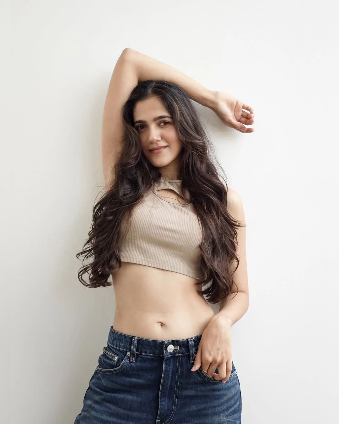 Simran Choudhary Shows her Beauty