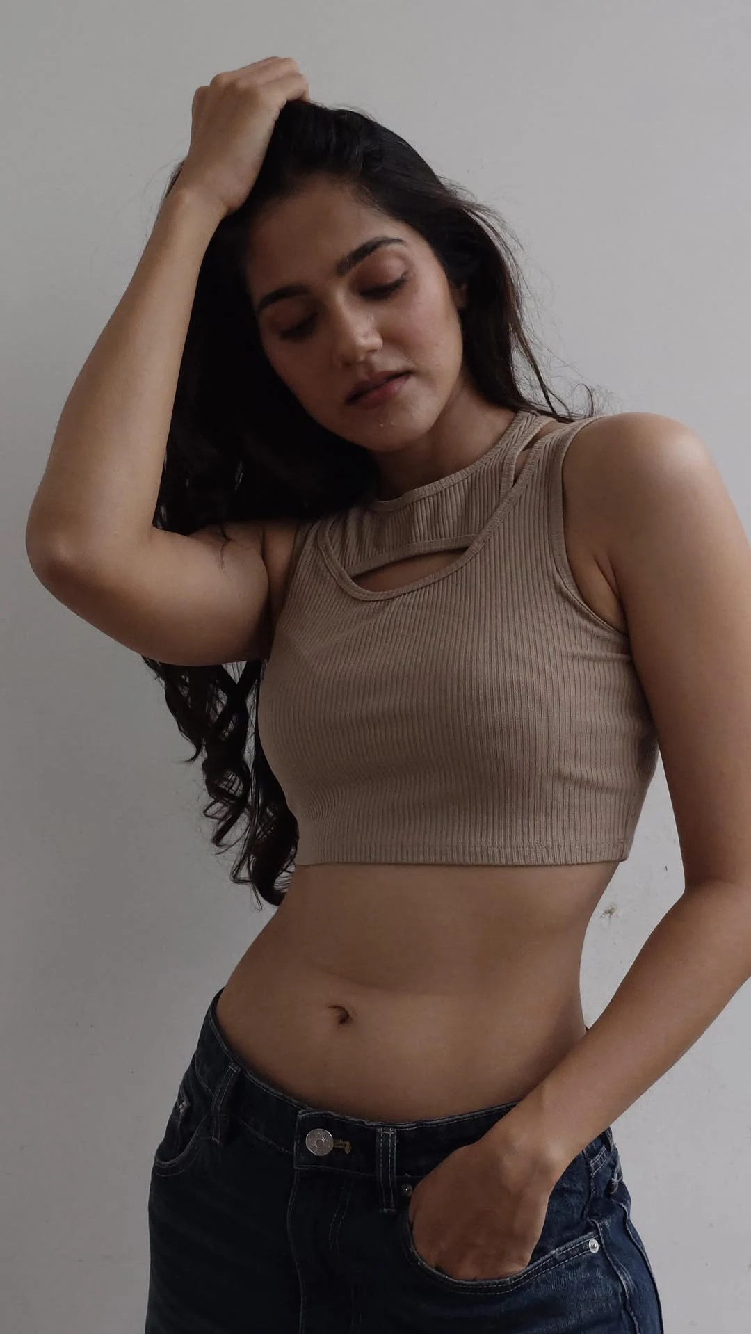 Simran Choudhary Shows her Beauty