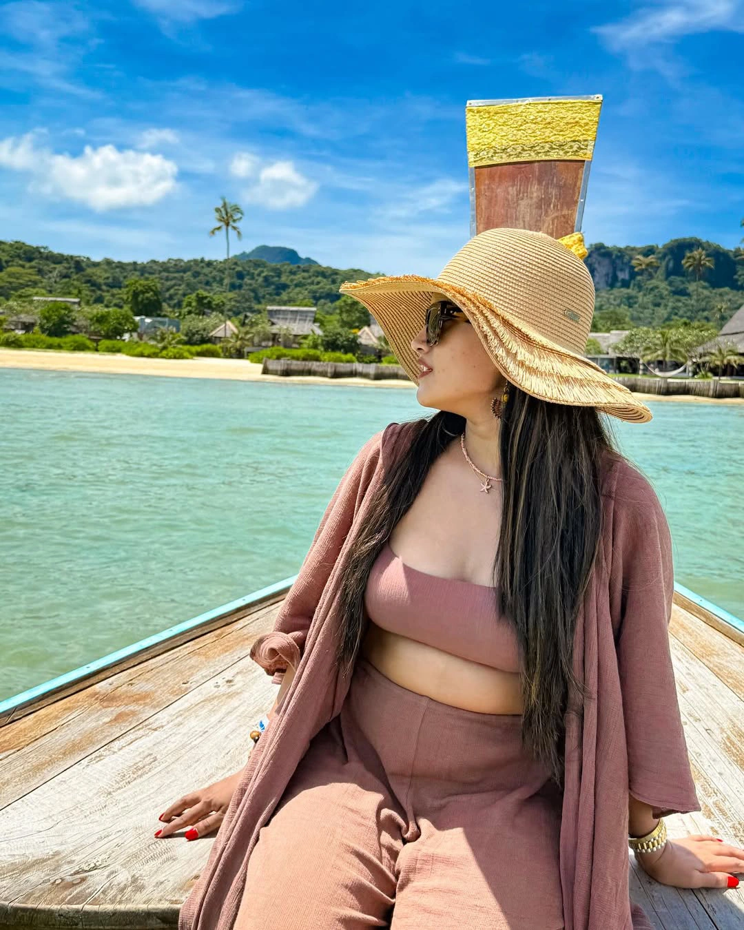 Sravanthi Chokarapu Enjoying Summer Vacation in Thailand