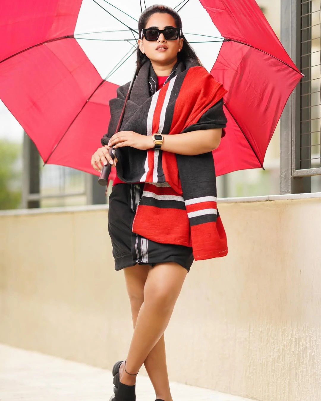 Anchor Sravanthi Chokarapu Looks like Sree Vishnu in Single Movie