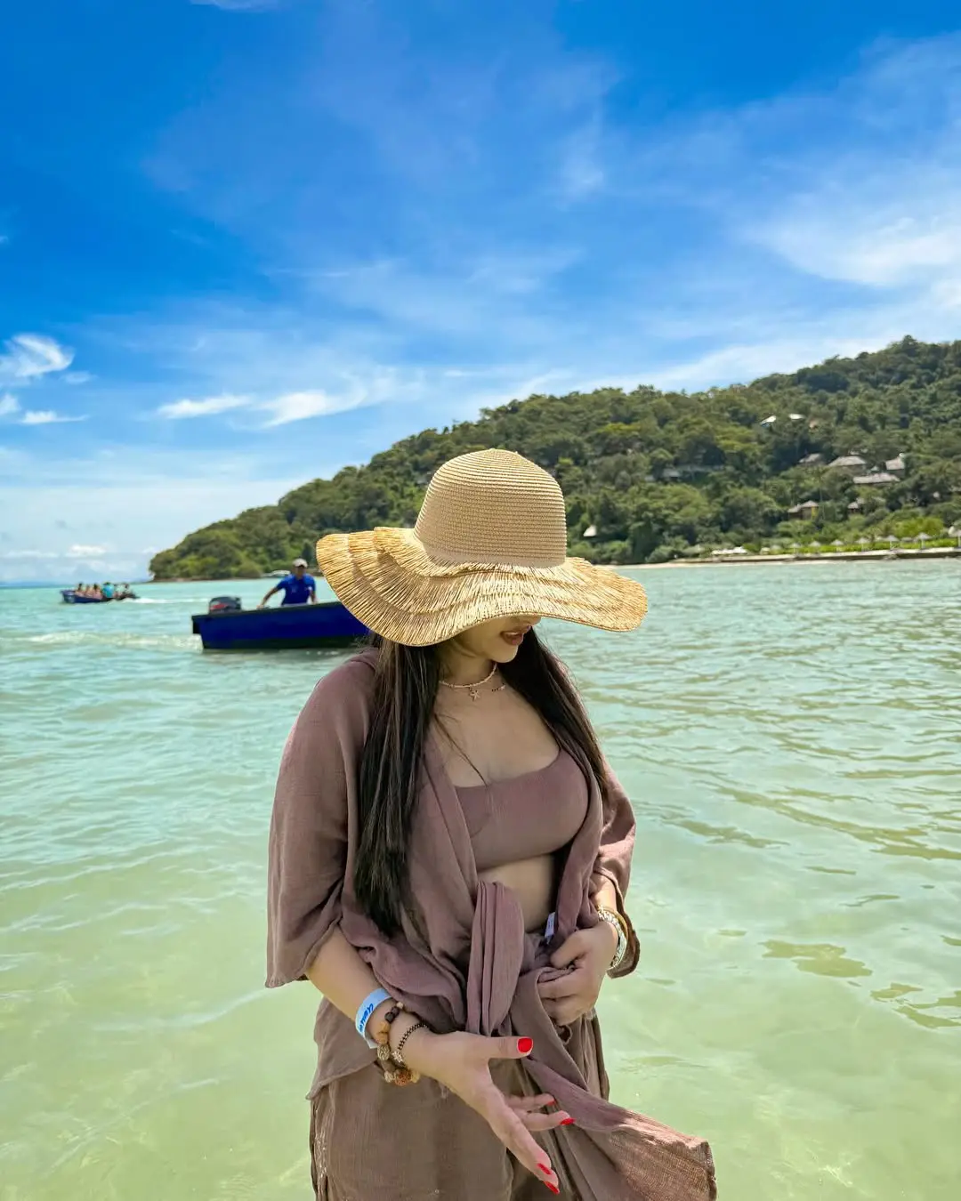 Sravanthi Chokarapu Enjoying Summer Vacation in Thailand