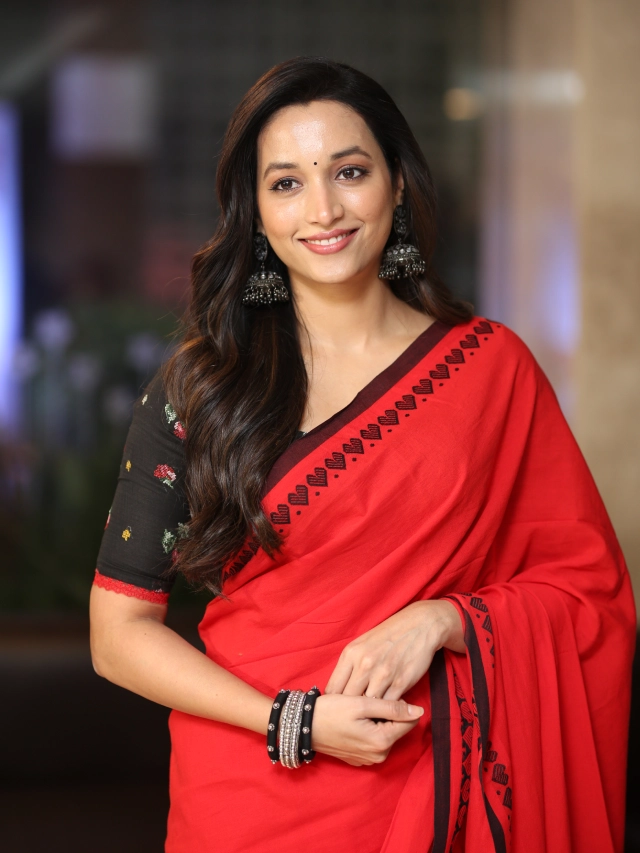 Srinidhi Shetty Stunning Looks in Red Saree at Hit 3 Success Celebrations