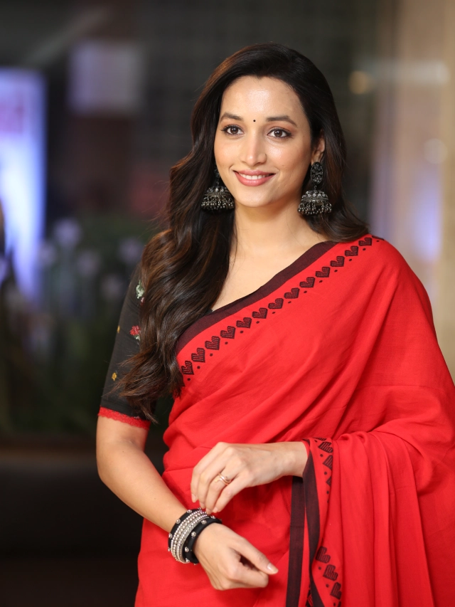 Srinidhi Shetty Stunning Looks in Red Saree at Hit 3 Success Celebrations