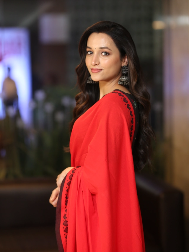 Srinidhi Shetty Stunning Looks in Red Saree at Hit 3 Success Celebrations