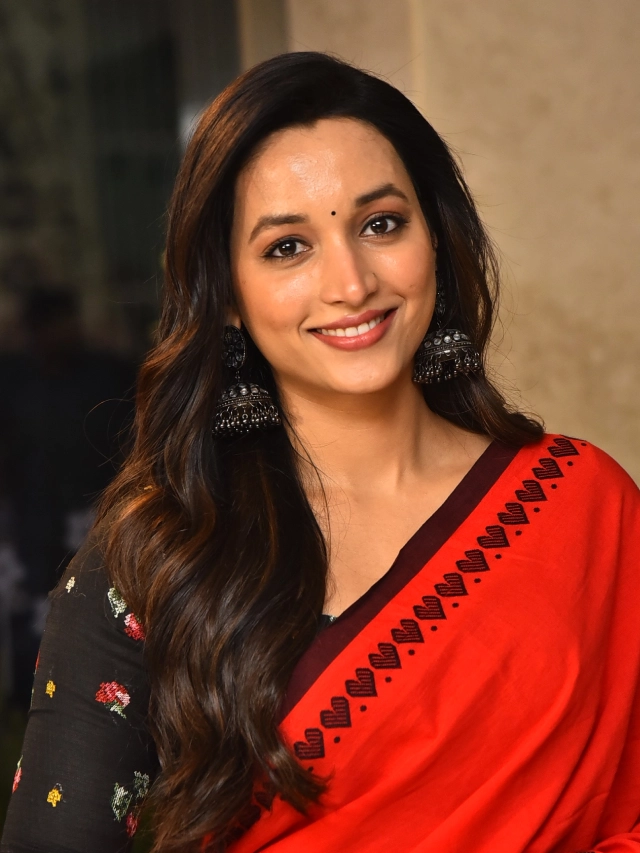 Srinidhi Shetty Stunning Looks in Red Saree at Hit 3 Success Celebrations