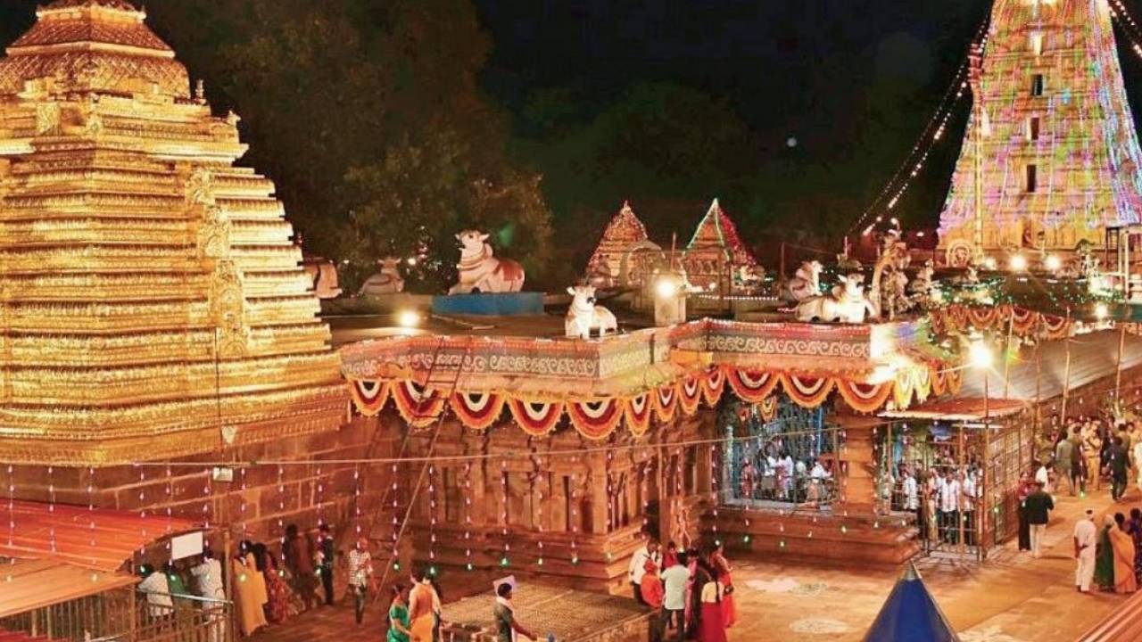 Srisailam: శ్రీశైలం వెళ్లే భక్తులకు గుడ్న్యూస్.. స్పర్శ దర్శనం మధ్యాహ్నం స్లాట్ పున: ప్రారంభం.. Srisailam: శ్రీశైలం వెళ్లే భక్తులకు గుడ్న్యూస్.. స్పర్శ దర్శనం మధ్యాహ్నం స్లాట్ పున: ప్రారంభం..