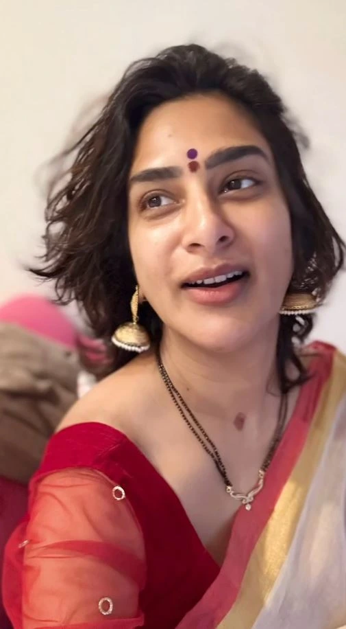 Actress Surekhavani Cute Photos in Saree