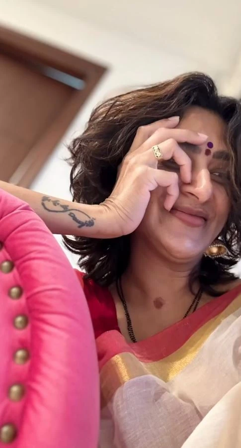 Actress Surekhavani Cute Photos in Saree