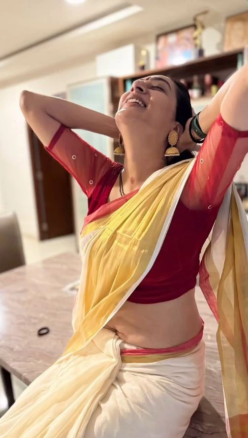 Actress Surekhavani Cute Photos in Saree
