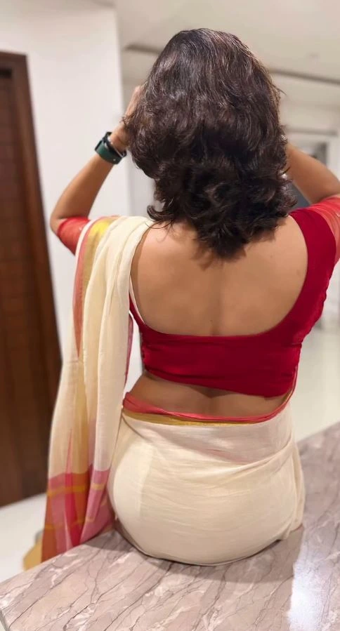 Actress Surekhavani Cute Photos in Saree