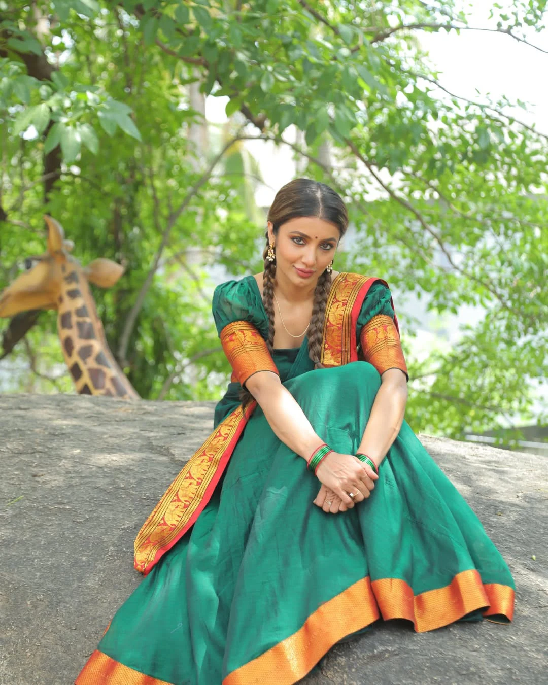 Tejaswi Madivada Cute Photos in Half Saree