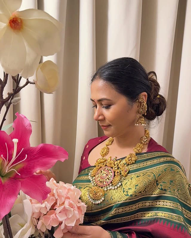 Thabitha Sukumar Shares Photos with Large Necklace