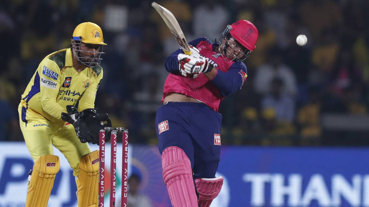 IPL 2025: వైభవ్ వీర విహారం.. ఫోర్లు, సిక్సర్లతో దడదడలాడించిన యంగ్ ప్లేయర్.. చివరిలో ధోనీ కాళ్లకు నమస్కారం చేస్తూ.. IPL 2025: వైభవ్ వీర విహారం.. ఫోర్లు, సిక్సర్లతో దడదడలాడించిన యంగ్ ప్లేయర్.. చివరిలో ధోనీ కాళ్లకు నమస్కారం చేస్తూ..