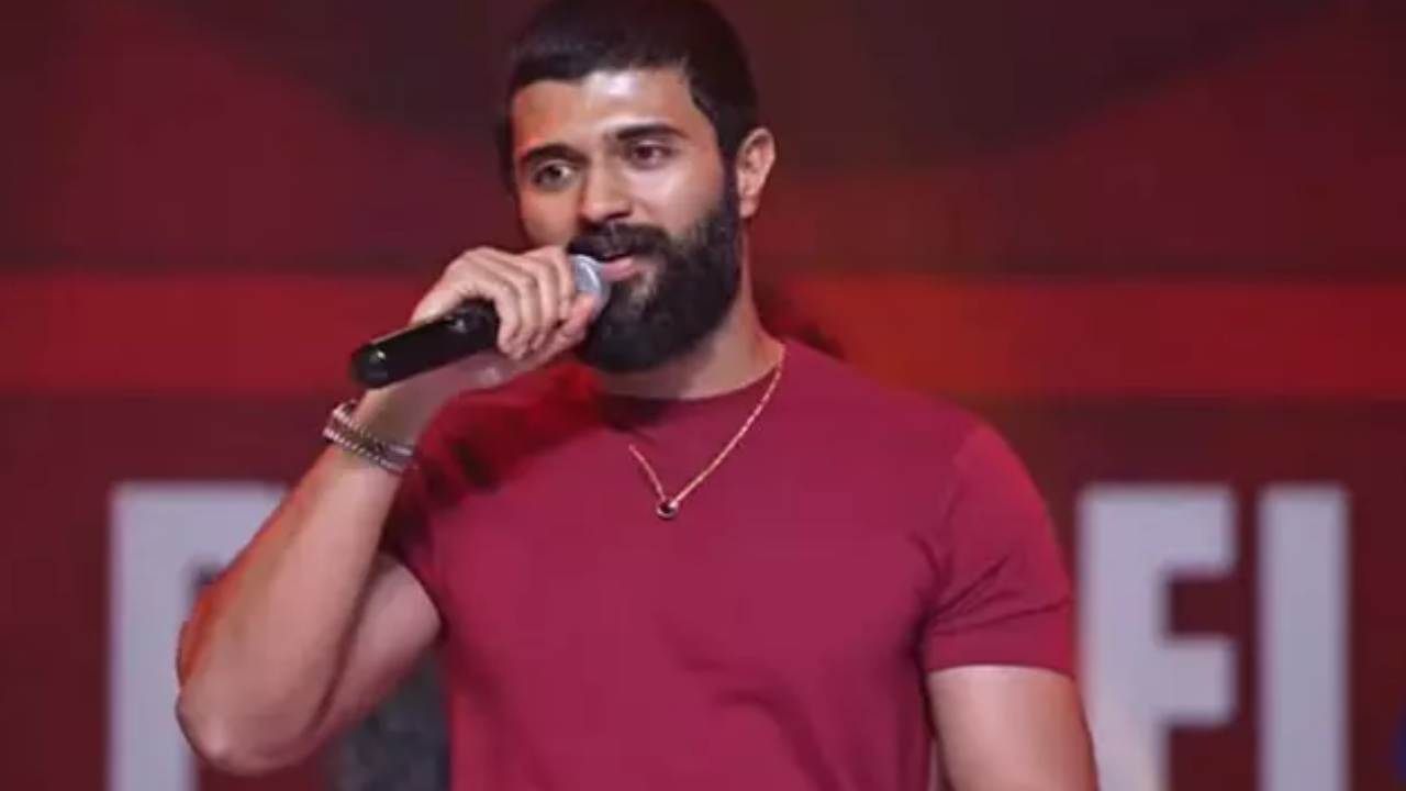 Vijay Deverakonda : వివాదం పై క్లారిటీ ఇచ్చిన విజయ్ దేవరకొండ.. ఎవరినీ బాధపెట్టే ఉద్దేశం నాకు లేదు.. Vijay Deverakonda : వివాదం పై క్లారిటీ ఇచ్చిన విజయ్ దేవరకొండ.. ఎవరినీ బాధపెట్టే ఉద్దేశం నాకు లేదు..