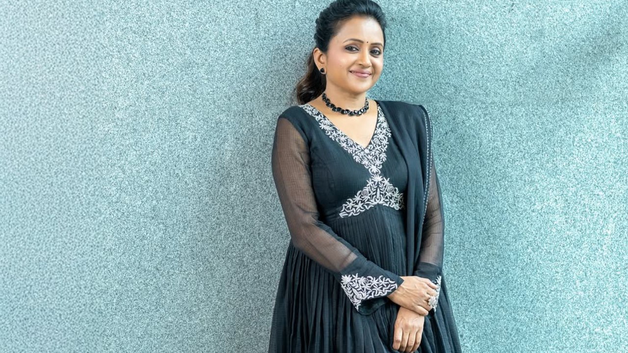 Anchor Suma : అప్పట్లోనే సుమకు రైల్వేస్ నేషనల్ అవార్డు.. ఎందులోనో తెలుసా? Anchor Suma : అప్పట్లోనే సుమకు రైల్వేస్ నేషనల్ అవార్డు.. ఎందులోనో తెలుసా?