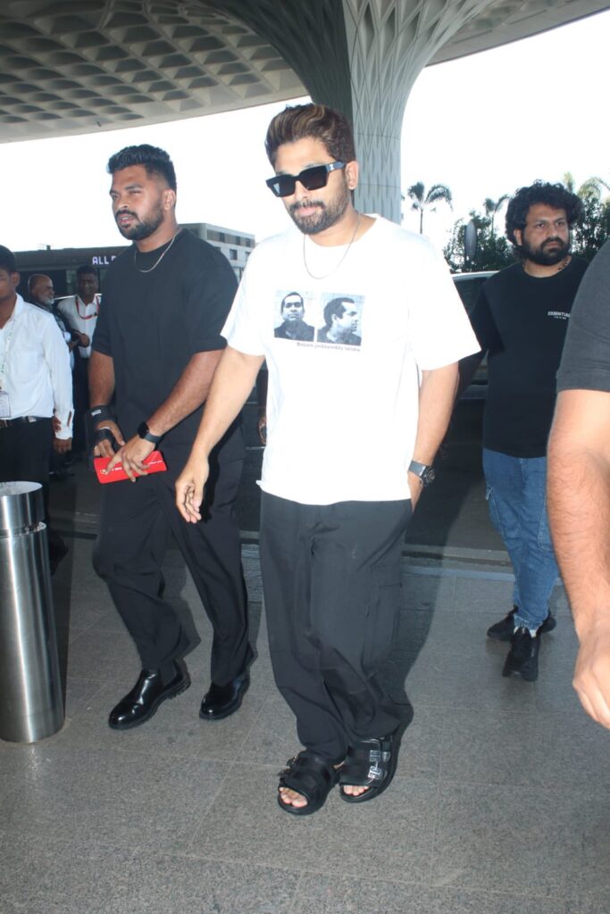 Allu Arjun T Shirt with Social Media Viral Dialogue Photos Videos goes Viral 