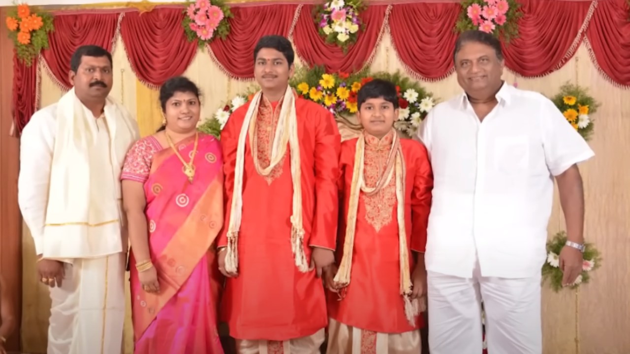Jaya Prakash Reddy : జయప్రకాశ్ రెడ్డి కూతురు, అల్లుడు సినీ పరిశ్రమలోకి ఎంట్రీ.. ఏం చేస్తున్నారో తెలుసా? Jaya Prakash Reddy : జయప్రకాశ్ రెడ్డి కూతురు, అల్లుడు సినీ పరిశ్రమలోకి ఎంట్రీ.. ఏం చేస్తున్నారో తెలుసా?