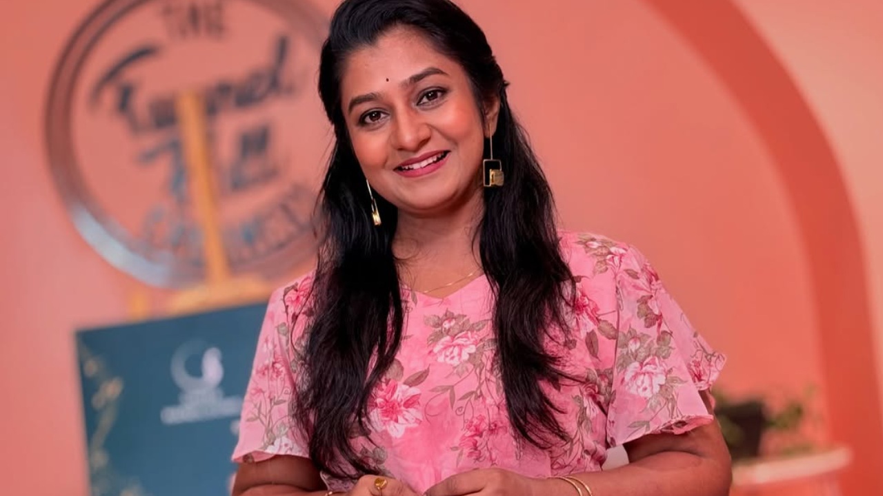 Singer Parnika : ఆ సమయంలో నా వాయిస్ పోయింది.. డిప్రెషన్ లోకి వెళిపోయా.. Singer Parnika : ఆ సమయంలో నా వాయిస్ పోయింది.. డిప్రెషన్ లోకి వెళిపోయా..