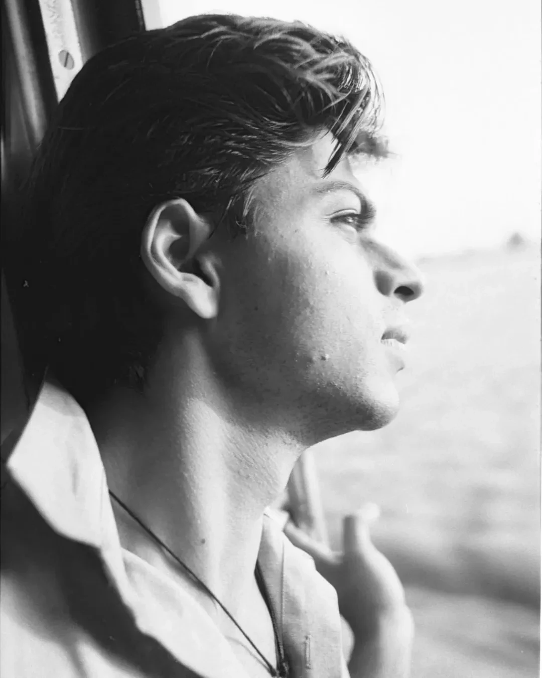 shah Rukh Khan Friend Shares 35 Years Old Photos