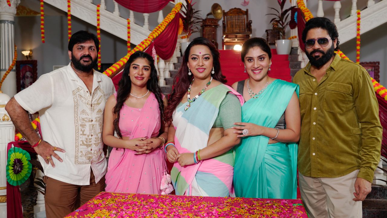 Amaravathiki Aahwanam : సుప్రీత ‘అమరావతికి ఆహ్వానం’.. హారర్ మూవీ మూడు రాష్ట్రాల్లో షూటింగ్.. Amaravathiki Aahwanam : సుప్రీత ‘అమరావతికి ఆహ్వానం’.. హారర్ మూవీ మూడు రాష్ట్రాల్లో షూటింగ్..