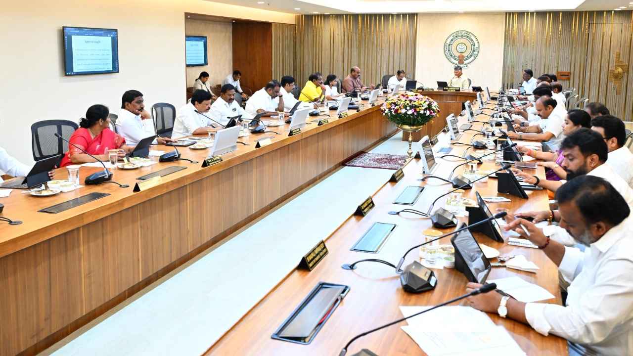 AP Cabinet Decisions: రూ.904 కోట్లతో.. రాజధాని గ్రామాల్లో అభివృద్ధి పనులు.. ఇంకా.. ఏపీ క్యాబినెట్ కీలక నిర్ణయాలు AP Cabinet Decisions: రూ.904 కోట్లతో.. రాజధాని గ్రామాల్లో అభివృద్ధి పనులు.. ఇంకా.. ఏపీ క్యాబినెట్ కీలక నిర్ణయాలు